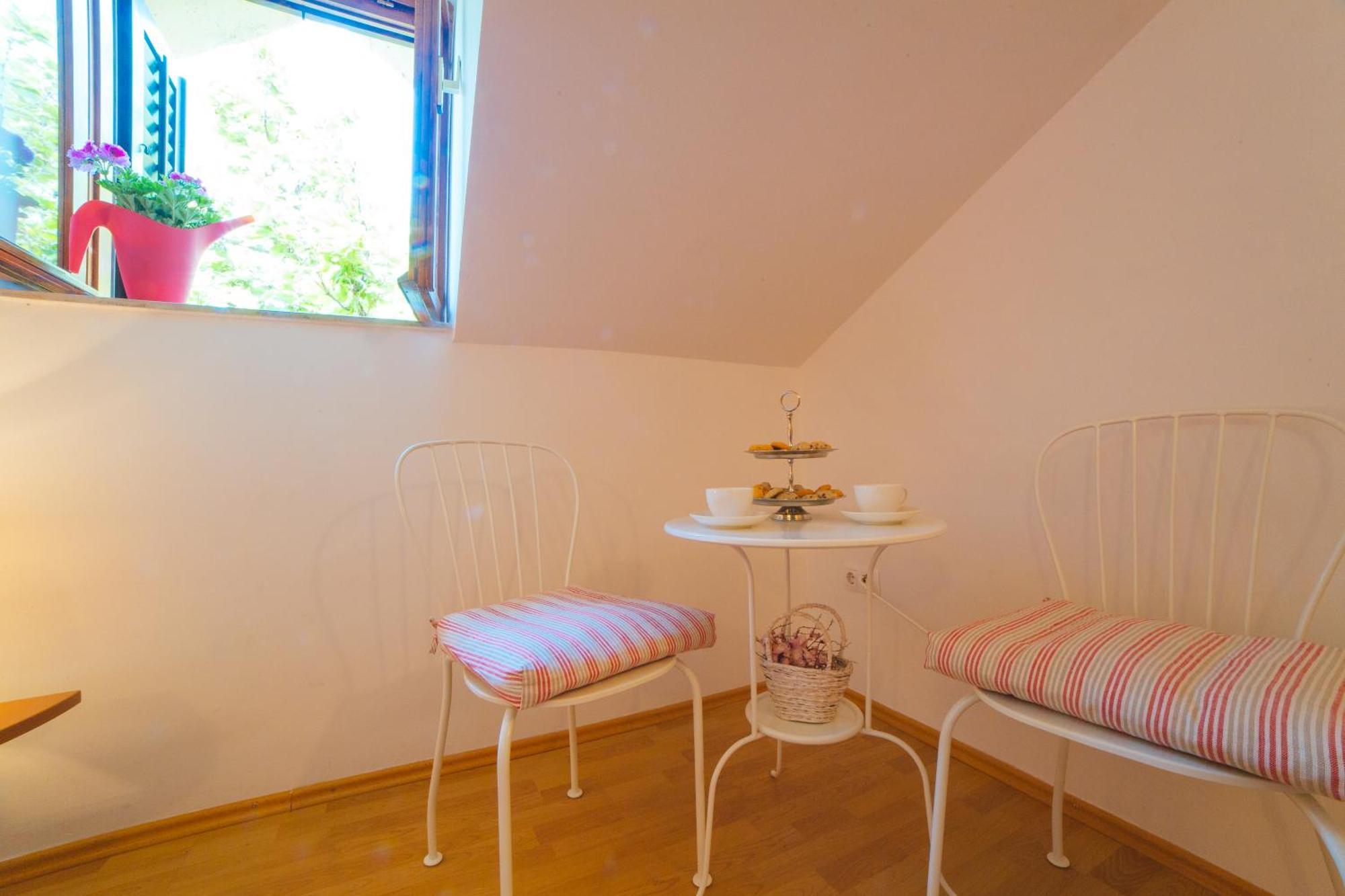 Inn By The River 오미스 객실 사진